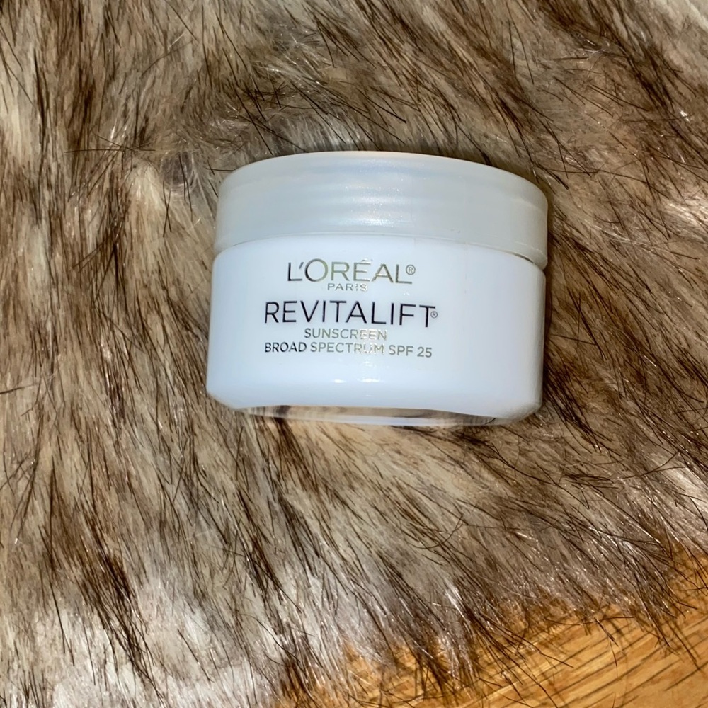 L’Oréal PARIS revitalift sunscreen